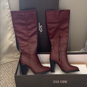 Women’s burgundy knee high faux leather boots sz 8